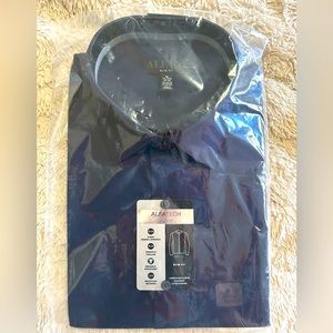 Long sleeve fitted dress shirt